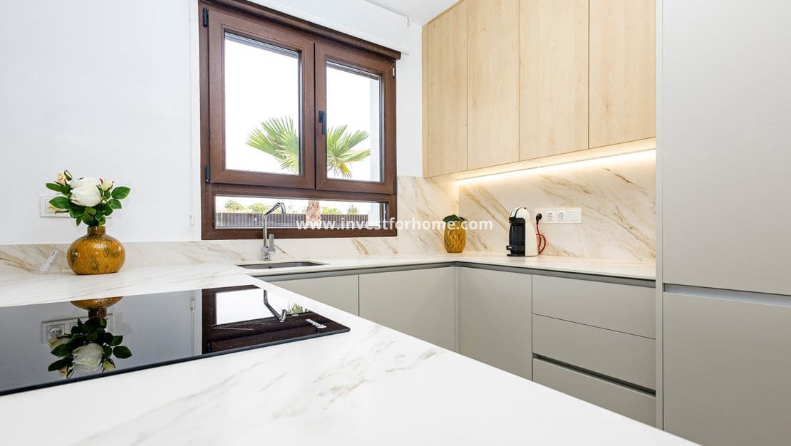 2 slaapkamer Villa te koop in Orihuela Costa met zwembad garage - € 351.000 (Ref: 10158443)