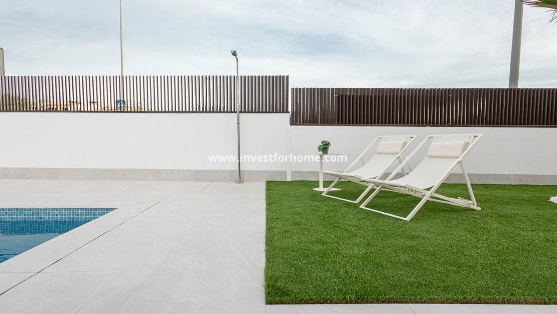 2 slaapkamer Villa te koop in Orihuela Costa met zwembad garage - € 351.000 (Ref: 10158443)