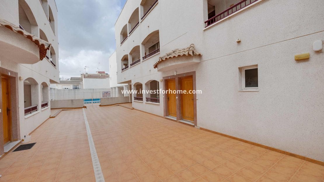 1 Zimmer Apartment zu verkaufen in San Fulgencio mit Pool Garage - 180.000 € (Ref: 10158446)