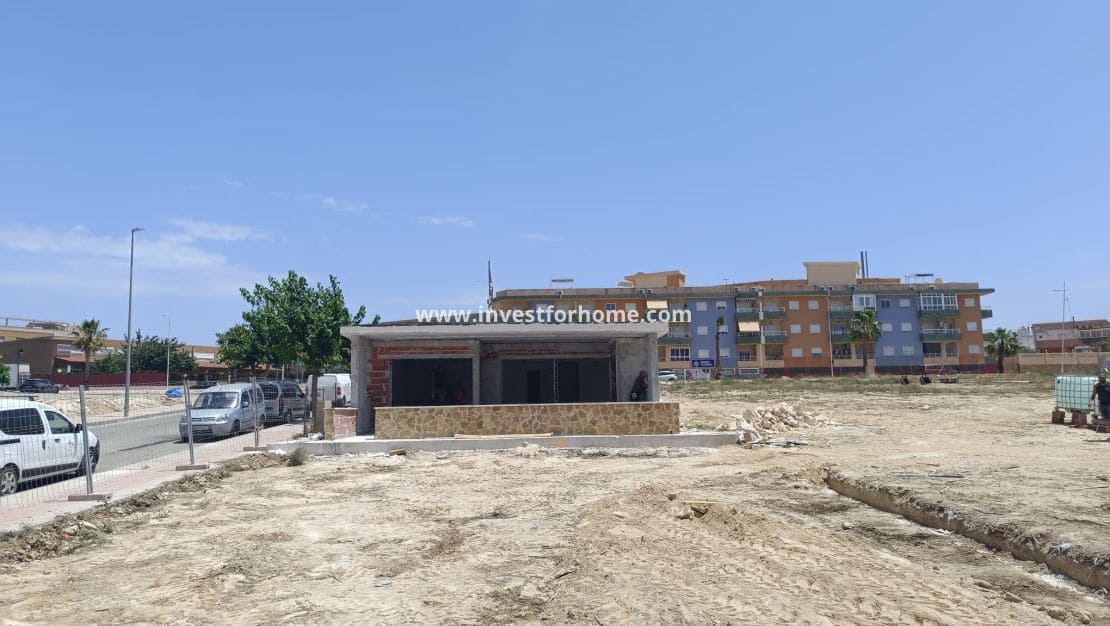 2 bedroom Apartment for sale in San Miguel de Salinas with pool - € 244,000 (Ref: 10158451)