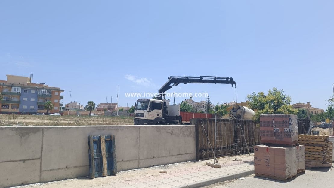 2 bedroom Apartment for sale in San Miguel de Salinas with pool - € 244,000 (Ref: 10158451)