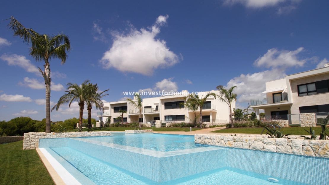3 soveværelse Lejlighed til salg i Pinar de Campoverde med swimmingpool garage - € 329.900 (Ref: 10158453)