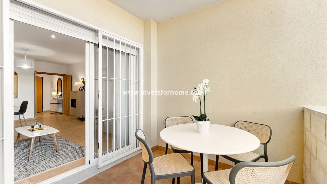 2 sovrum Lägenhet till salu i Orihuela Costa med pool - 240 500 € (Ref: 10158458)