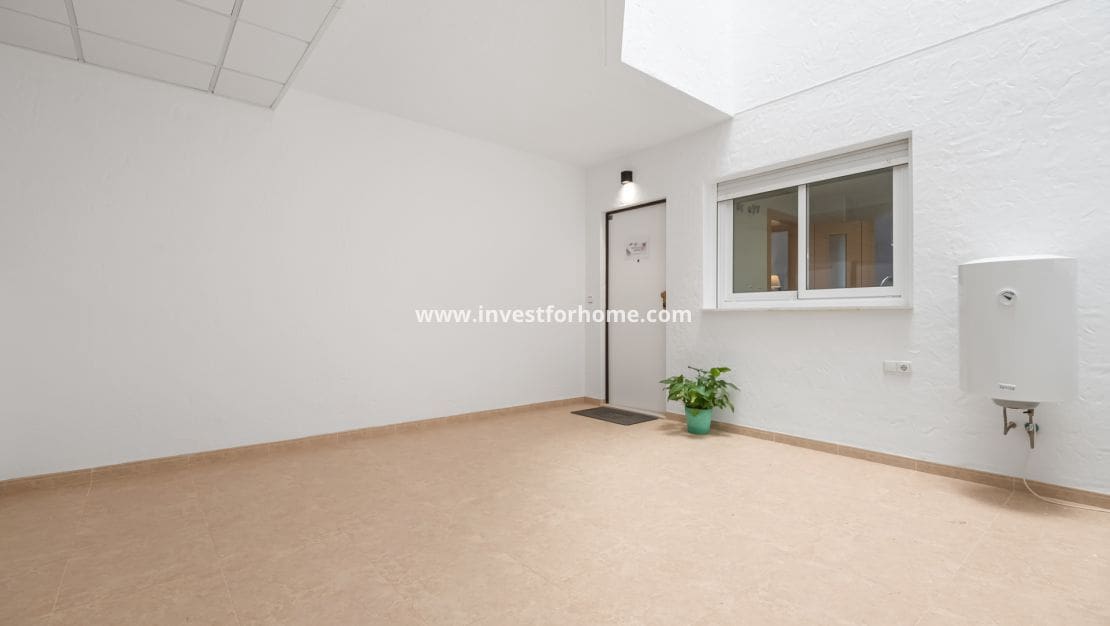 2 sovrum Lägenhet till salu i Orihuela Costa med pool - 240 500 € (Ref: 10158458)