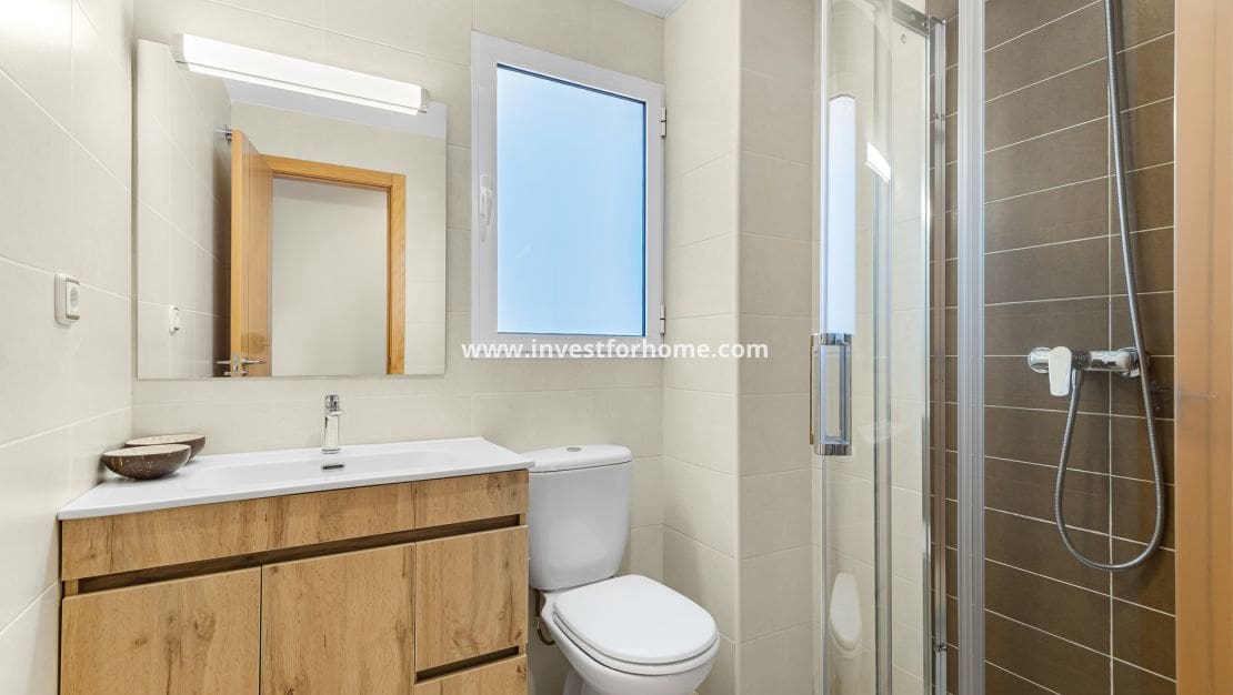2 sovrum Lägenhet till salu i Orihuela Costa med pool - 240 500 € (Ref: 10158458)