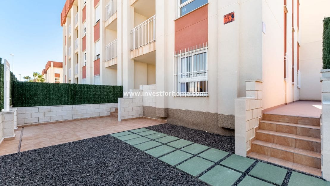 2 sovrum Lägenhet till salu i Orihuela Costa med pool - 240 500 € (Ref: 10158458)