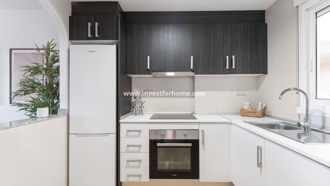 2 sovrum Lägenhet till salu i Orihuela Costa med pool - 240 500 € (Ref: 10158458)