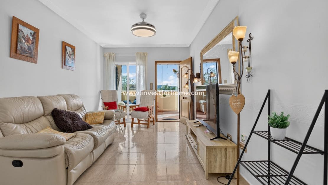 2 chambre Villa/Maison Mitoyenne à vendre à Villamartin avec piscine garage - 215 000 € (Ref: 10159968)