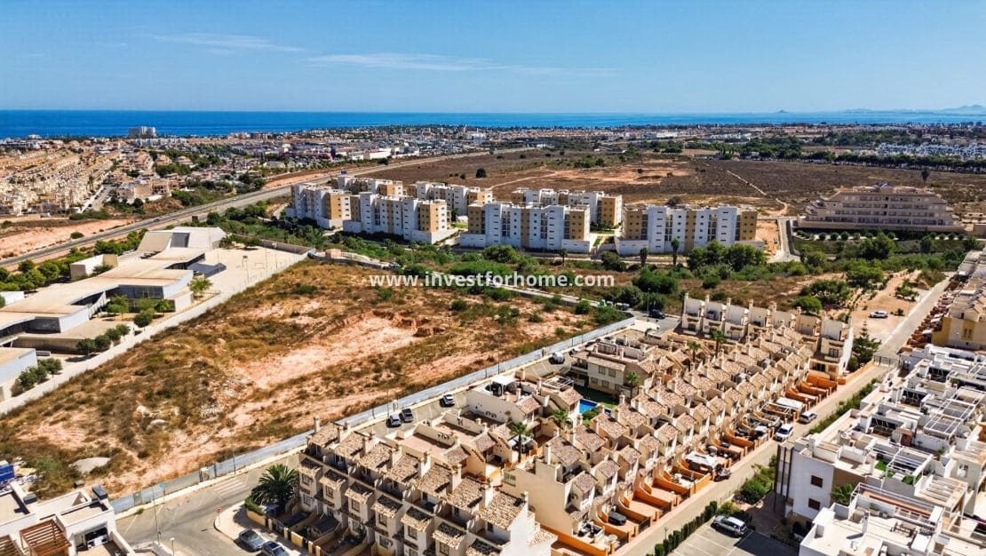 2 chambre Villa/Maison Mitoyenne à vendre à Villamartin avec piscine garage - 215 000 € (Ref: 10159968)
