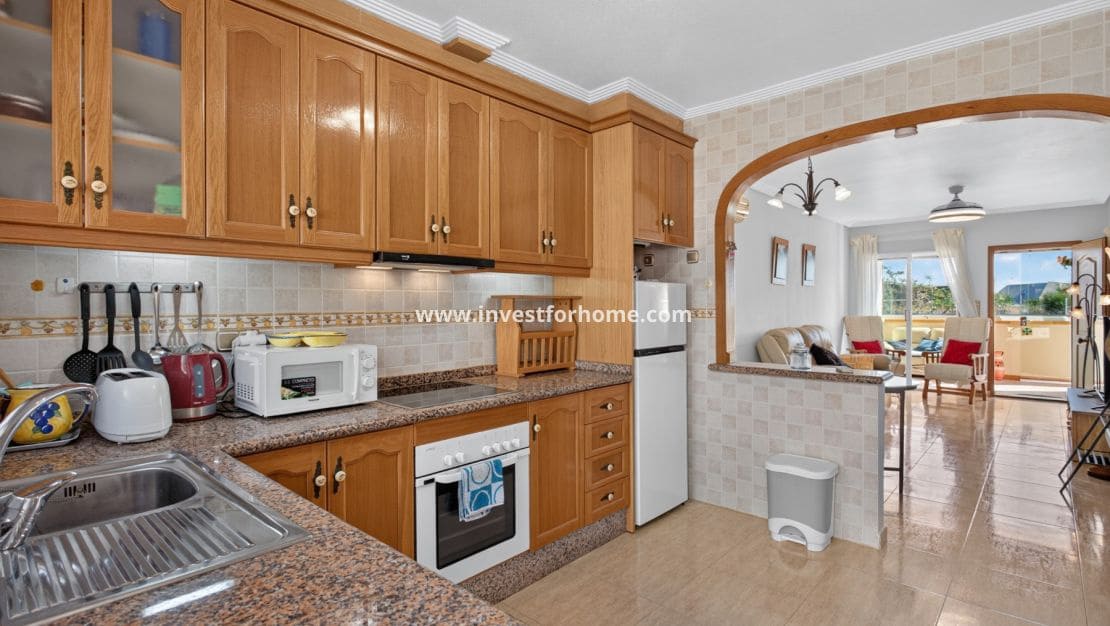2 chambre Villa/Maison Mitoyenne à vendre à Villamartin avec piscine garage - 215 000 € (Ref: 10159968)