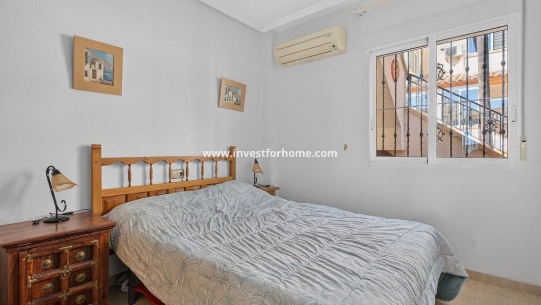 2 chambre Villa/Maison Mitoyenne à vendre à Villamartin avec piscine garage - 215 000 € (Ref: 10159968)