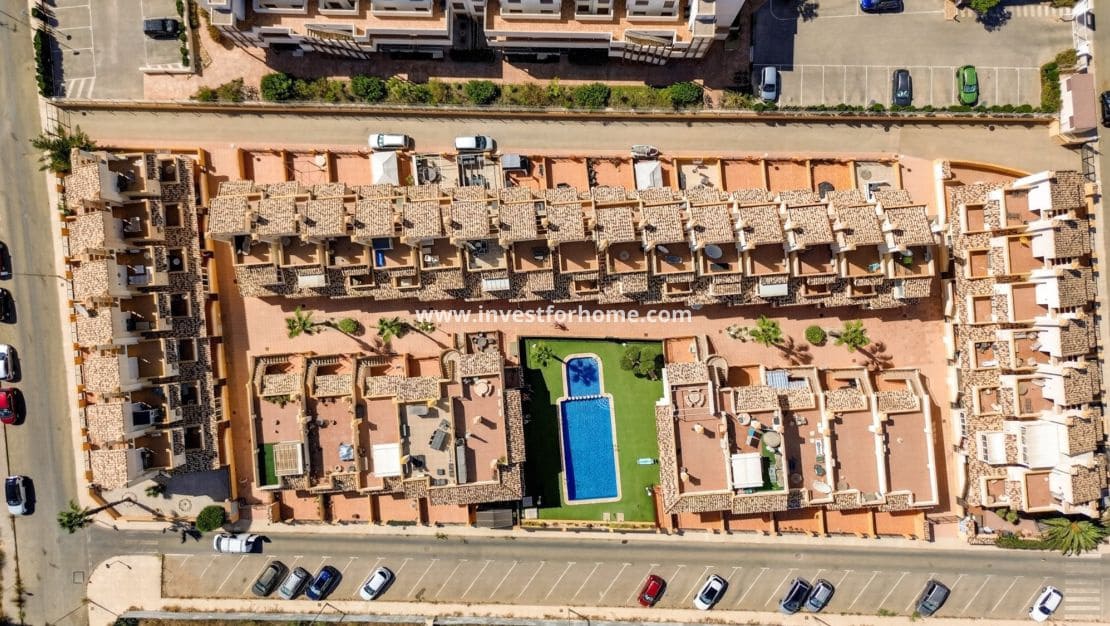 2 chambre Villa/Maison Mitoyenne à vendre à Villamartin avec piscine garage - 215 000 € (Ref: 10159968)