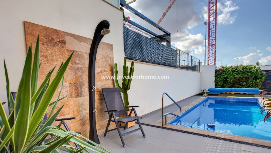 3 slaapkamer Villa te koop in Bigastro met zwembad garage - € 384.000 (Ref: 10162477)