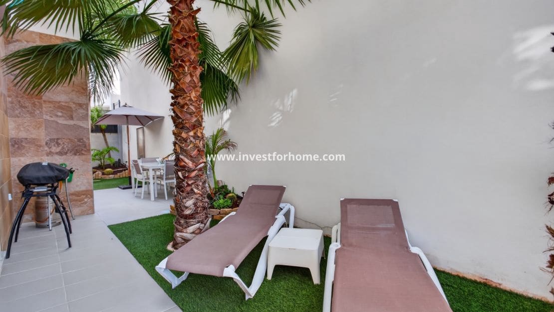 3 slaapkamer Villa te koop in Bigastro met zwembad garage - € 384.000 (Ref: 10162477)