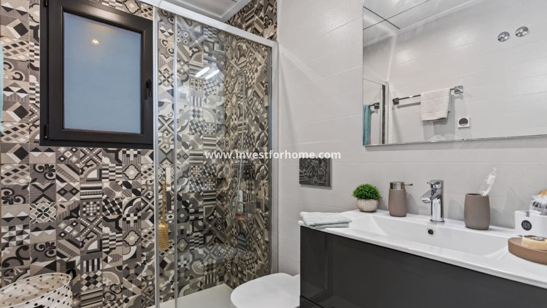 3 slaapkamer Villa te koop in Bigastro met zwembad garage - € 384.000 (Ref: 10162477)