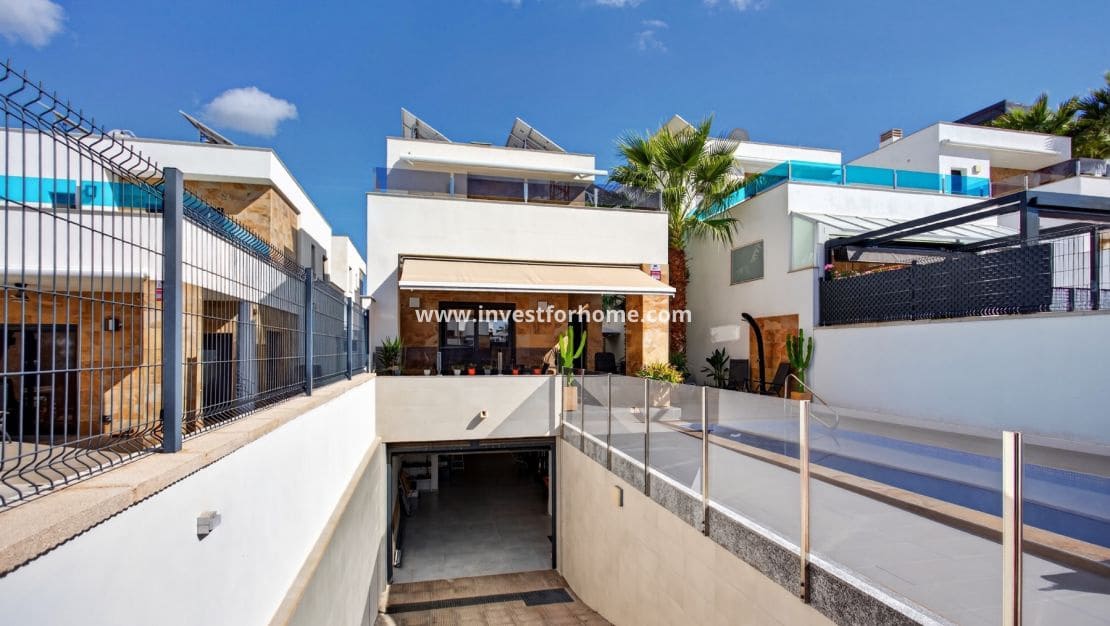 3 slaapkamer Villa te koop in Bigastro met zwembad garage - € 384.000 (Ref: 10162477)