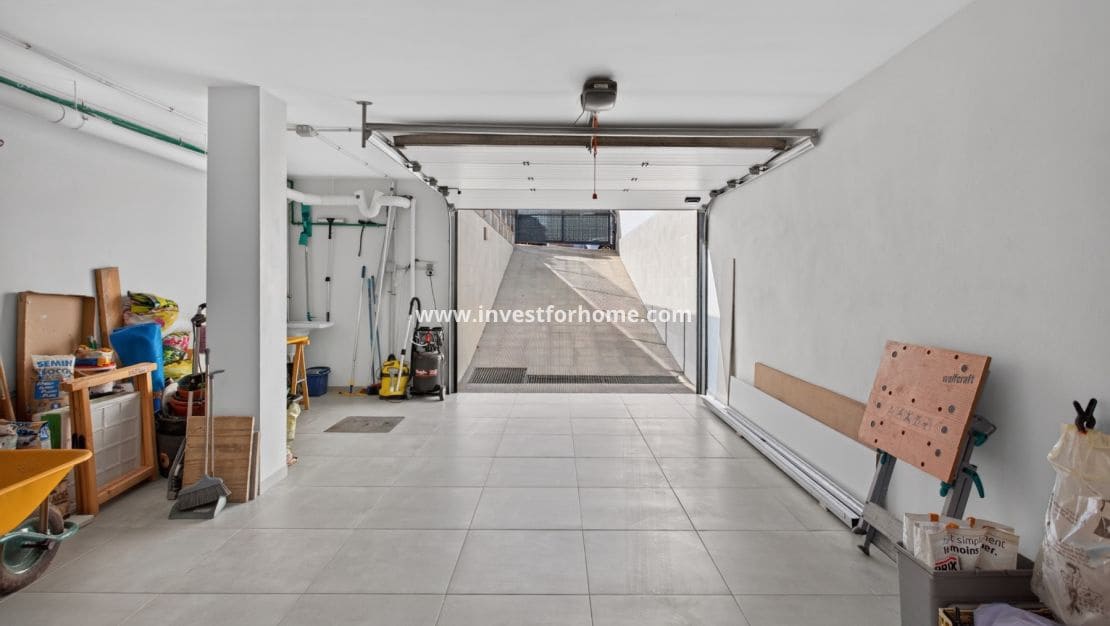 3 slaapkamer Villa te koop in Bigastro met zwembad garage - € 384.000 (Ref: 10162477)