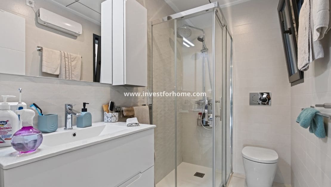3 slaapkamer Villa te koop in Bigastro met zwembad garage - € 384.000 (Ref: 10162477)