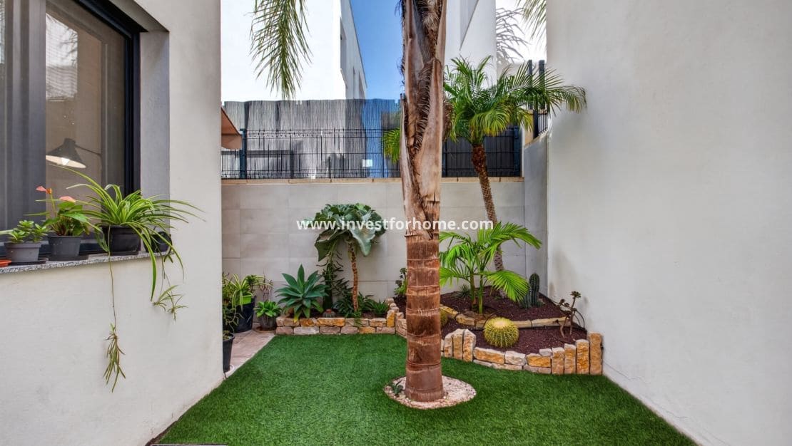 3 slaapkamer Villa te koop in Bigastro met zwembad garage - € 384.000 (Ref: 10162477)
