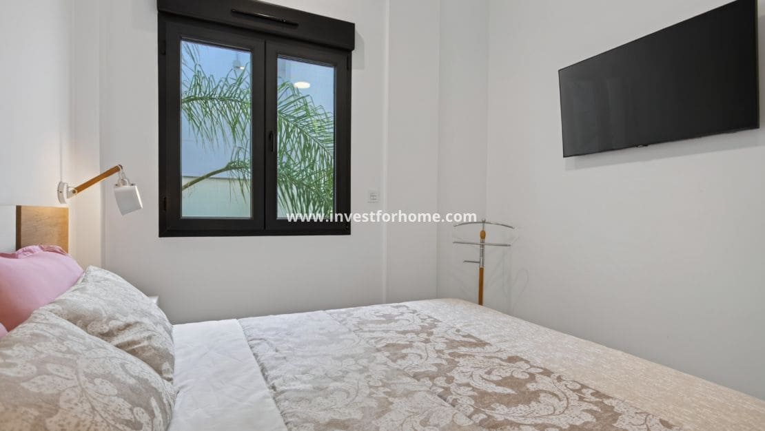 3 slaapkamer Villa te koop in Bigastro met zwembad garage - € 384.000 (Ref: 10162477)