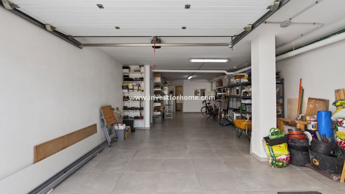 3 slaapkamer Villa te koop in Bigastro met zwembad garage - € 384.000 (Ref: 10162477)