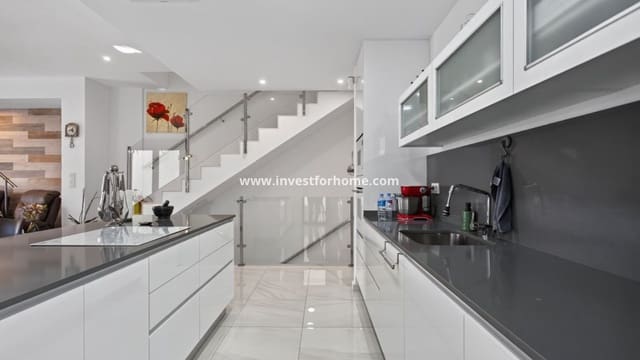 3 slaapkamer Villa te koop in Bigastro met zwembad garage - € 384.000 (Ref: 10162477)
