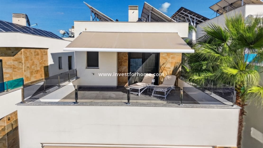 3 slaapkamer Villa te koop in Bigastro met zwembad garage - € 384.000 (Ref: 10162477)