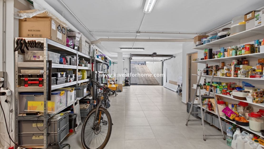 3 slaapkamer Villa te koop in Bigastro met zwembad garage - € 384.000 (Ref: 10162477)