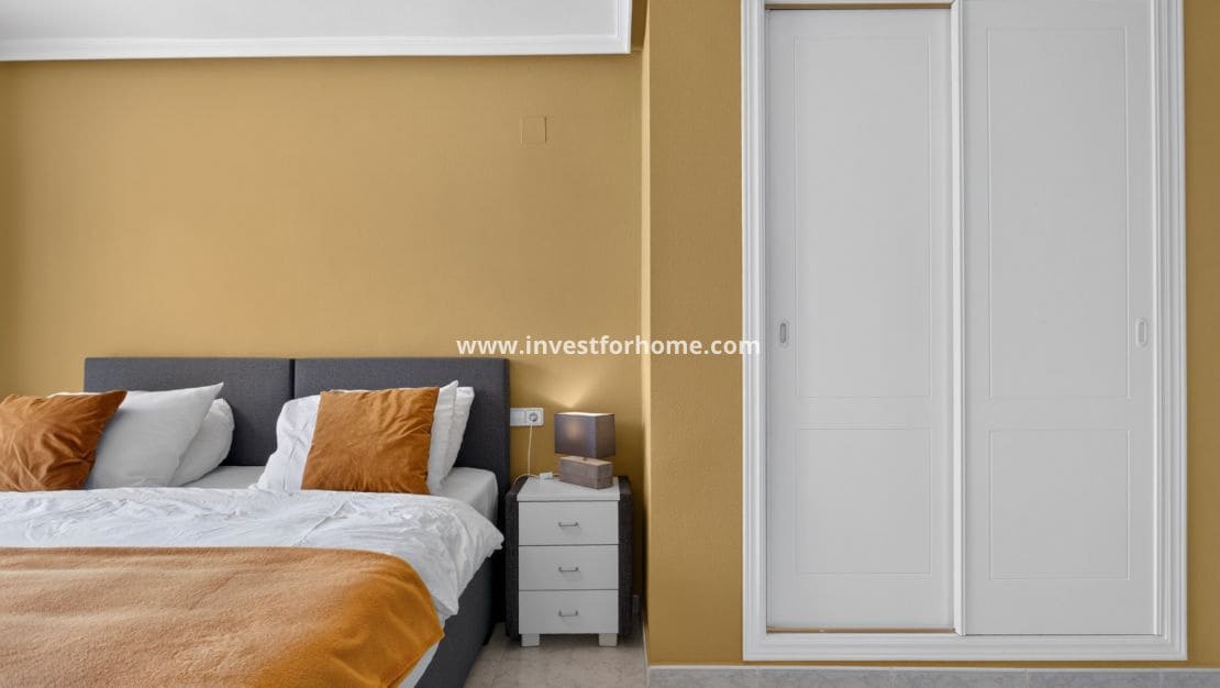 2 slaapkamer Appartement te koop in Orihuela Costa met zwembad - € 295.000 (Ref: 10182216)