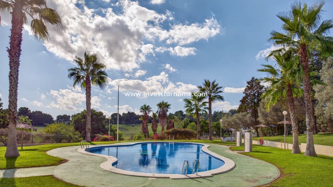 2 slaapkamer Appartement te koop in Orihuela Costa met zwembad - € 295.000 (Ref: 10182216)