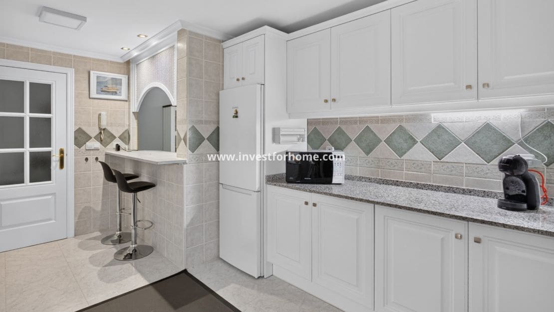 2 slaapkamer Appartement te koop in Orihuela Costa met zwembad - € 295.000 (Ref: 10182216)
