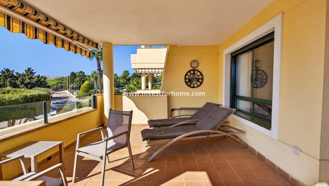 2 slaapkamer Appartement te koop in Orihuela Costa met zwembad - € 295.000 (Ref: 10182216)
