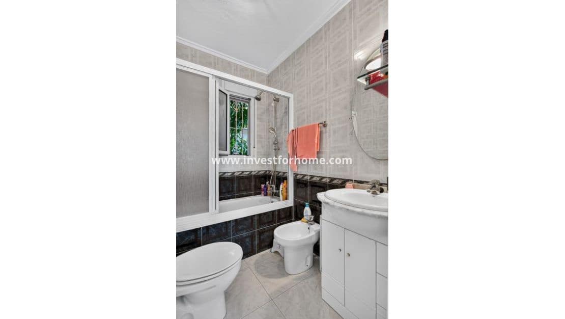 2 slaapkamer Bungalow te koop in Ciudad Quesada met zwembad - € 165.000 (Ref: 10182309)