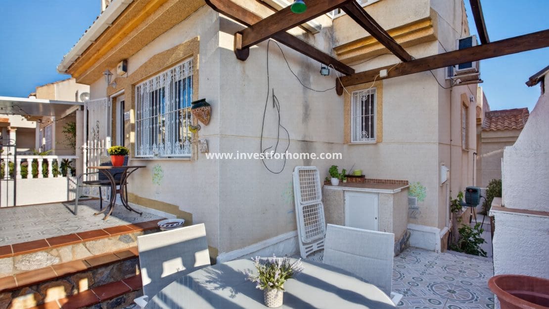 2 slaapkamer Bungalow te koop in Ciudad Quesada met zwembad - € 165.000 (Ref: 10182309)