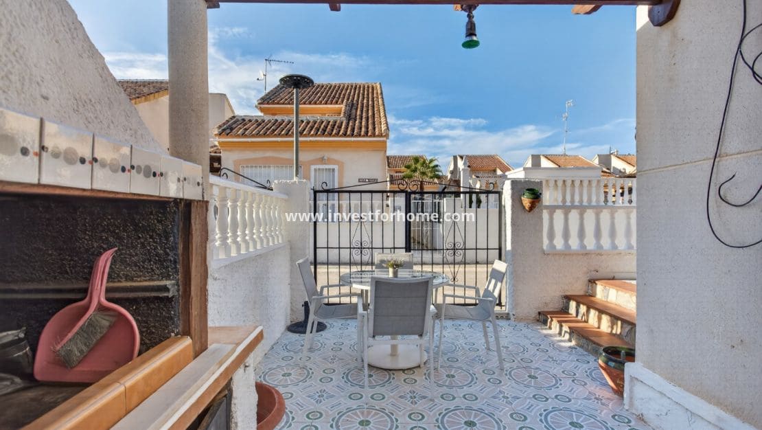 2 slaapkamer Bungalow te koop in Ciudad Quesada met zwembad - € 165.000 (Ref: 10182309)