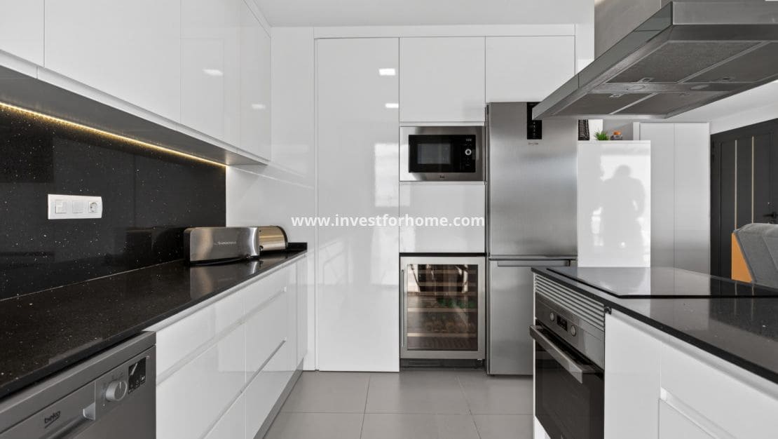 2 bedroom Apartment for sale in Rojales - € 245,000 (Ref: 5110420)