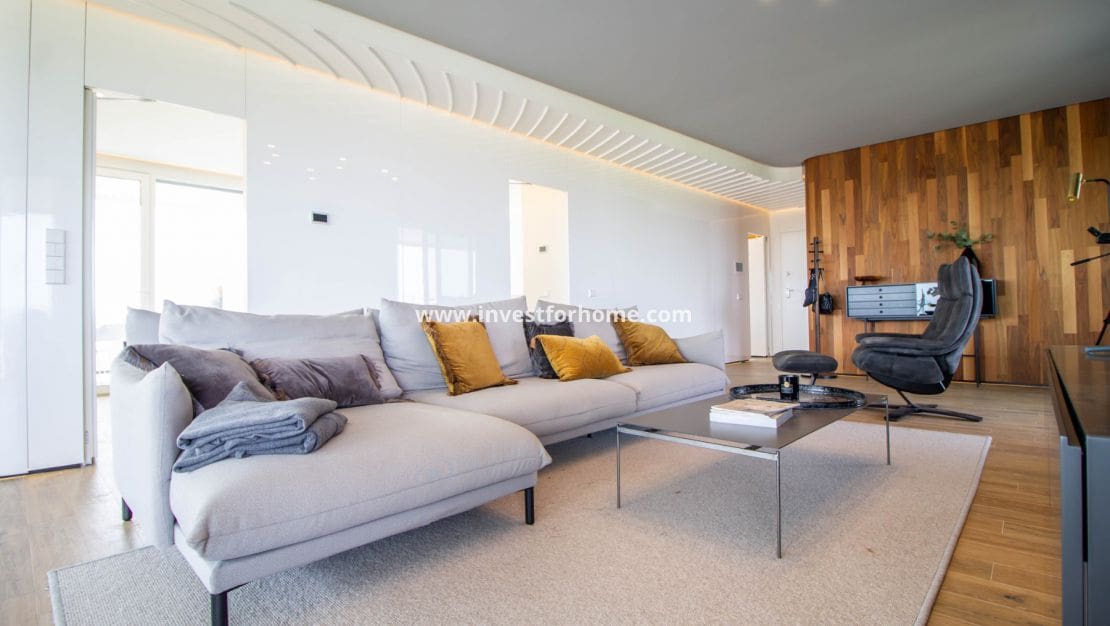 3 slaapkamer Appartement te koop in Las Colinas Golf met zwembad - € 859.000 (Ref: 7837663)