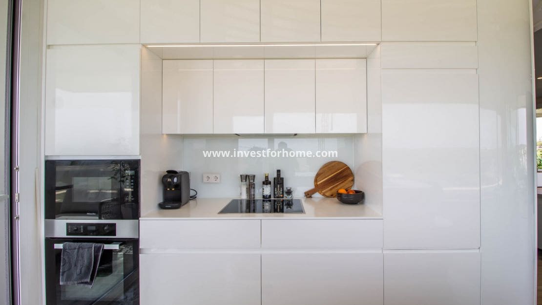 3 slaapkamer Appartement te koop in Las Colinas Golf met zwembad - € 859.000 (Ref: 7837663)