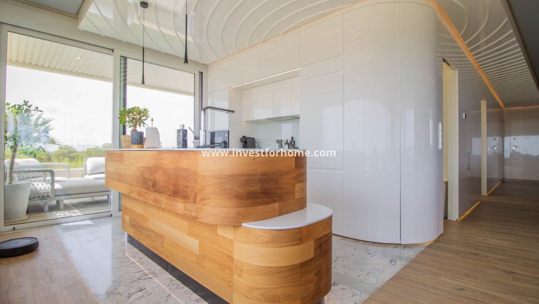 3 slaapkamer Appartement te koop in Las Colinas Golf met zwembad - € 859.000 (Ref: 7837663)