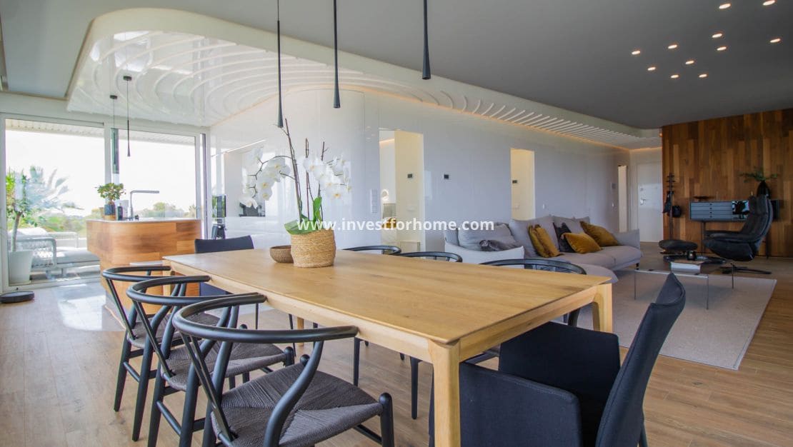 3 slaapkamer Appartement te koop in Las Colinas Golf met zwembad - € 859.000 (Ref: 7837663)