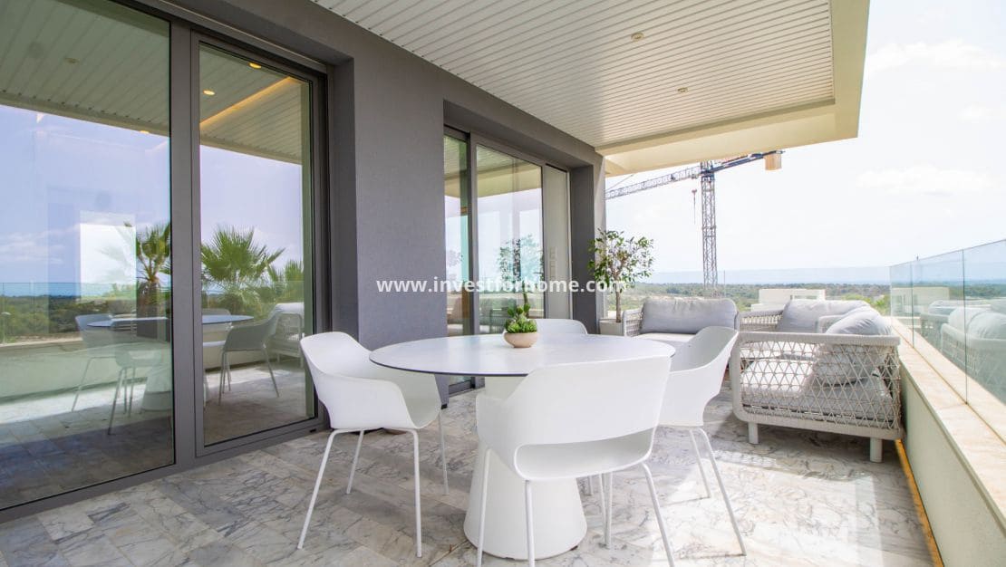 3 slaapkamer Appartement te koop in Las Colinas Golf met zwembad - € 859.000 (Ref: 7837663)