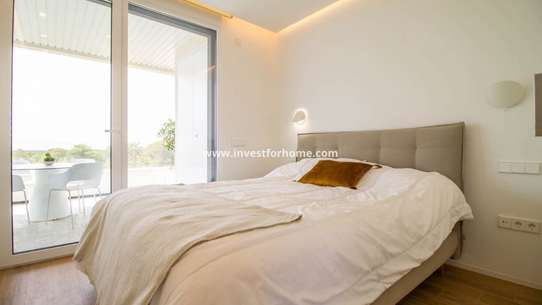 3 slaapkamer Appartement te koop in Las Colinas Golf met zwembad - € 859.000 (Ref: 7837663)