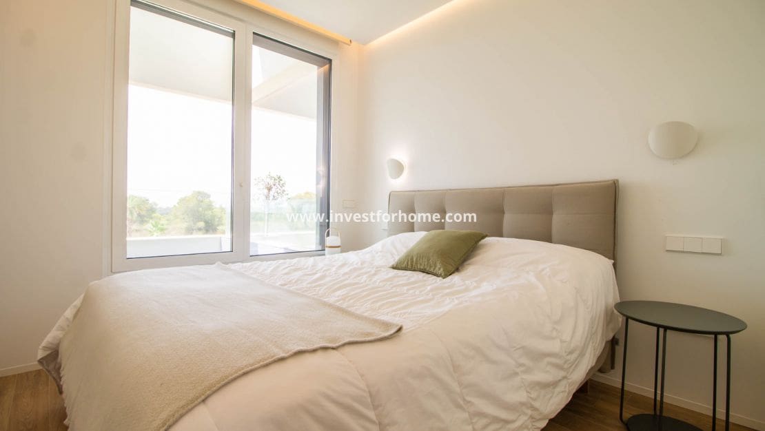 3 slaapkamer Appartement te koop in Las Colinas Golf met zwembad - € 859.000 (Ref: 7837663)
