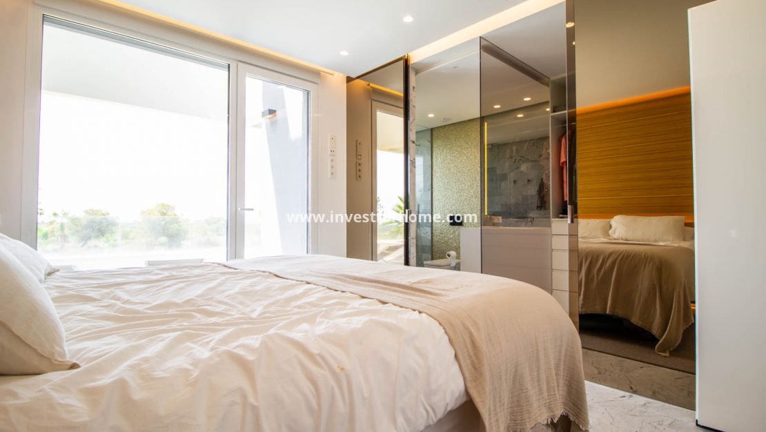 3 slaapkamer Appartement te koop in Las Colinas Golf met zwembad - € 859.000 (Ref: 7837663)