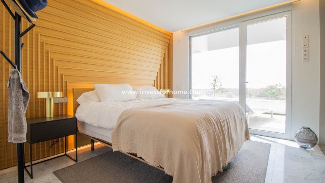 3 slaapkamer Appartement te koop in Las Colinas Golf met zwembad - € 859.000 (Ref: 7837663)