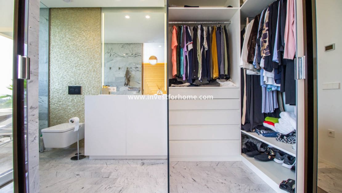 3 slaapkamer Appartement te koop in Las Colinas Golf met zwembad - € 859.000 (Ref: 7837663)