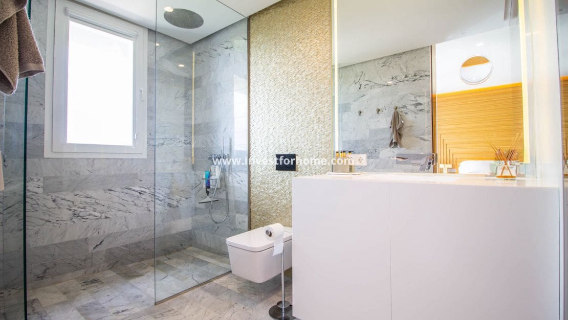 3 slaapkamer Appartement te koop in Las Colinas Golf met zwembad - € 859.000 (Ref: 7837663)