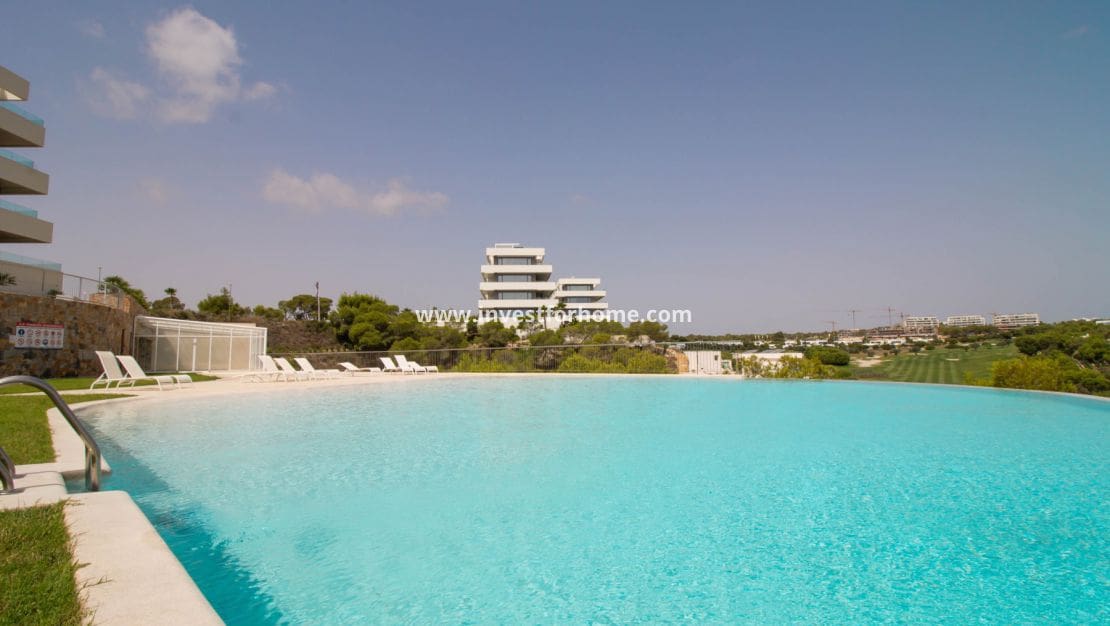 3 slaapkamer Appartement te koop in Las Colinas Golf met zwembad - € 859.000 (Ref: 7837663)