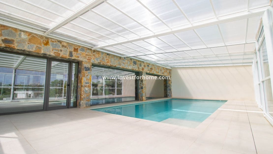 3 slaapkamer Appartement te koop in Las Colinas Golf met zwembad - € 859.000 (Ref: 7837663)