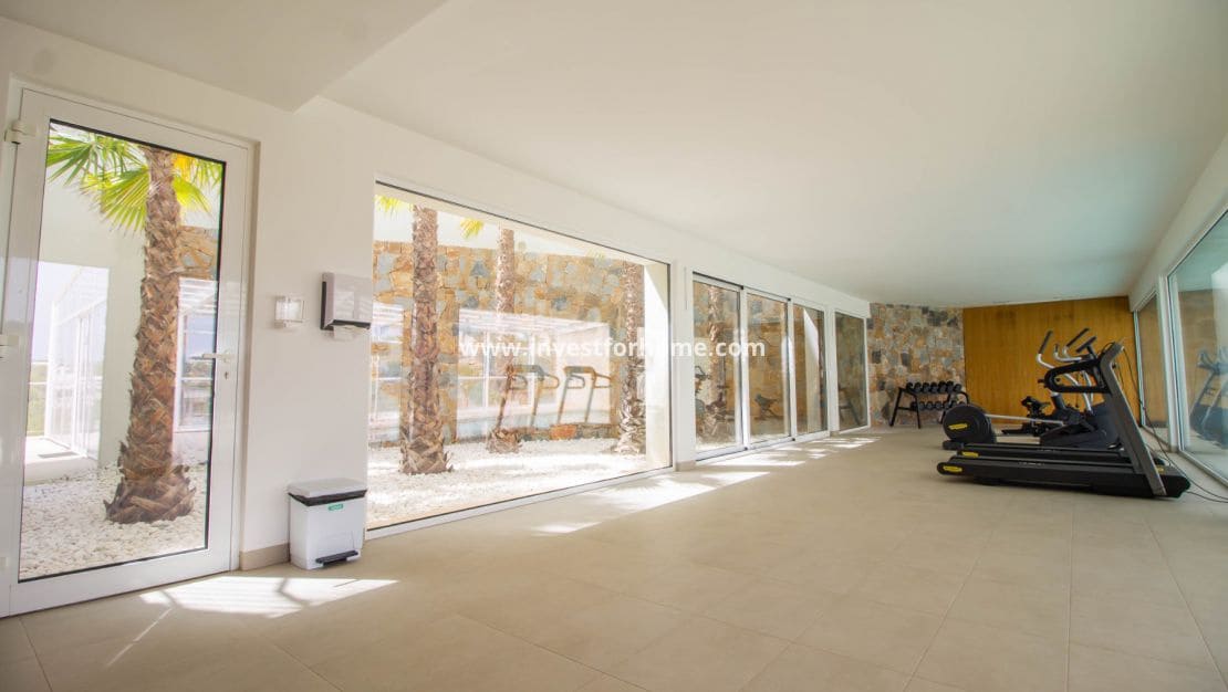 3 slaapkamer Appartement te koop in Las Colinas Golf met zwembad - € 859.000 (Ref: 7837663)